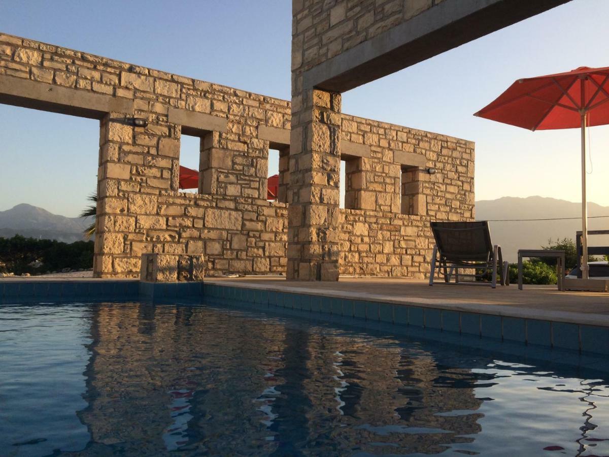 Villa Ypsilon Karoti  Luaran gambar