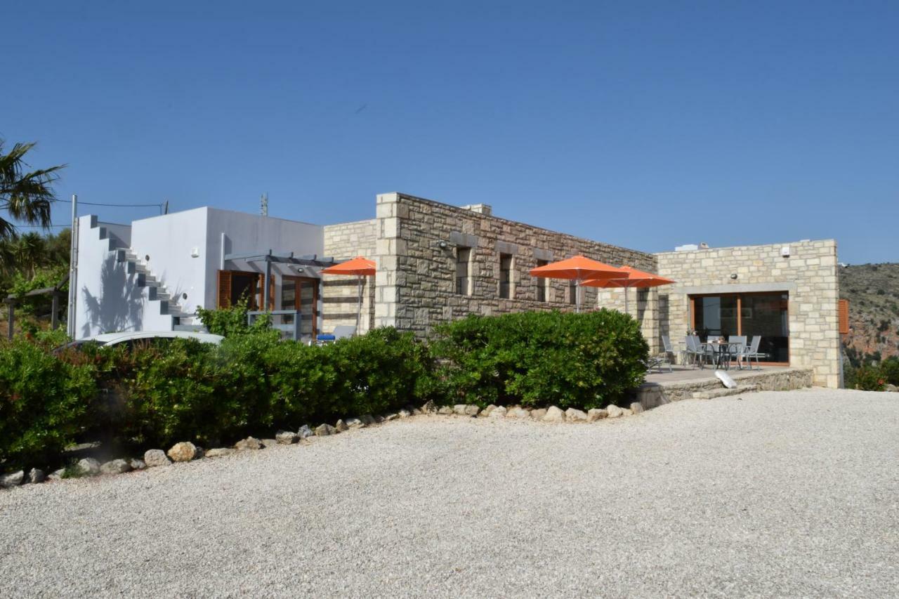 Villa Ypsilon Karoti  Luaran gambar