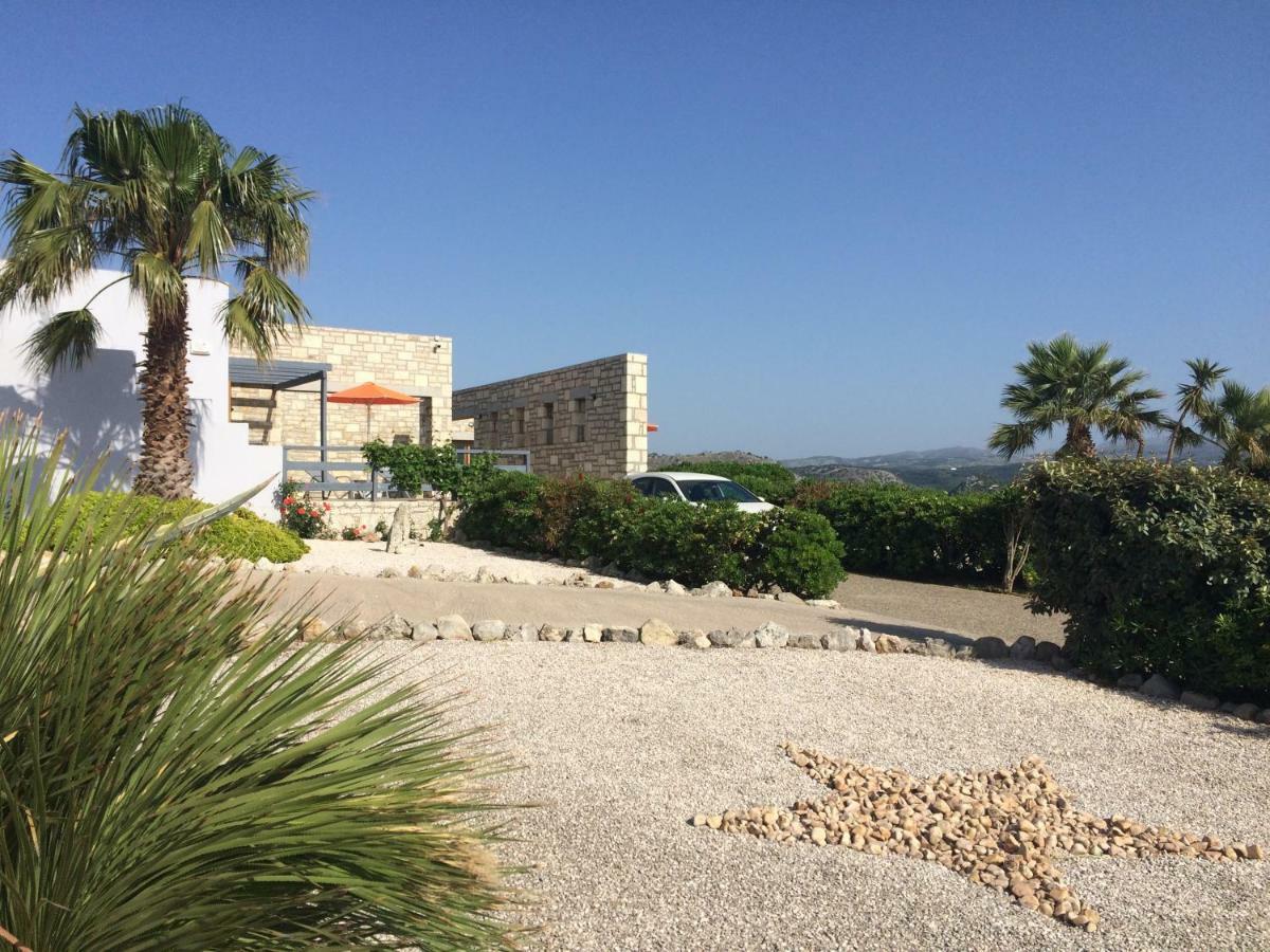 Villa Ypsilon Karoti  Luaran gambar