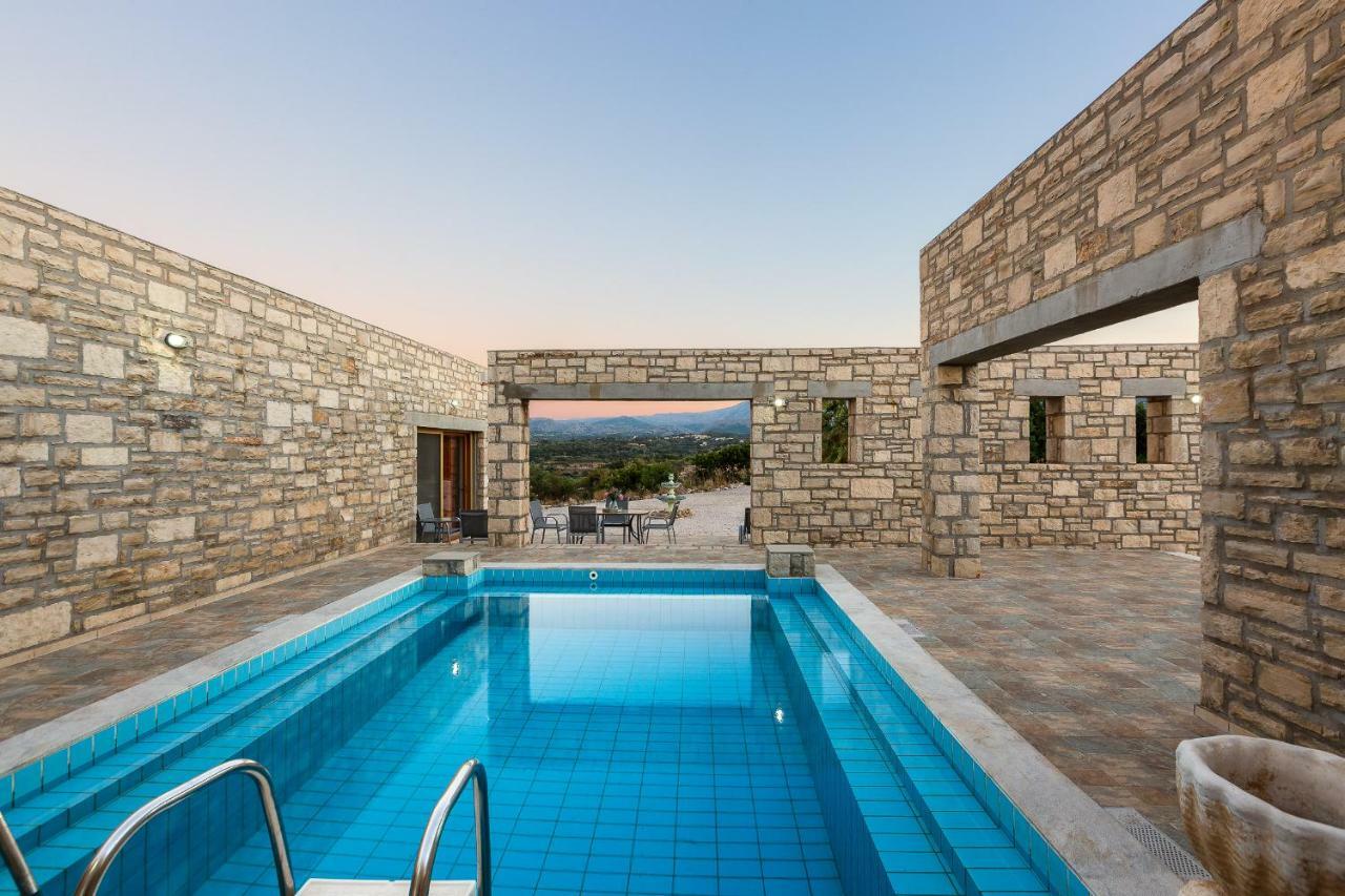 Villa Ypsilon Karoti  Luaran gambar