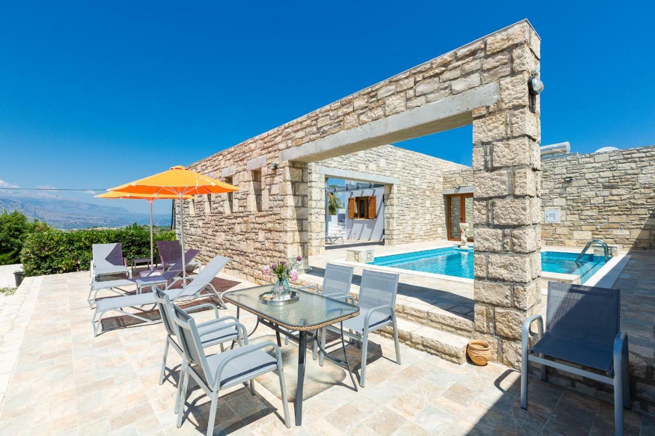 Villa Ypsilon Karoti  Luaran gambar