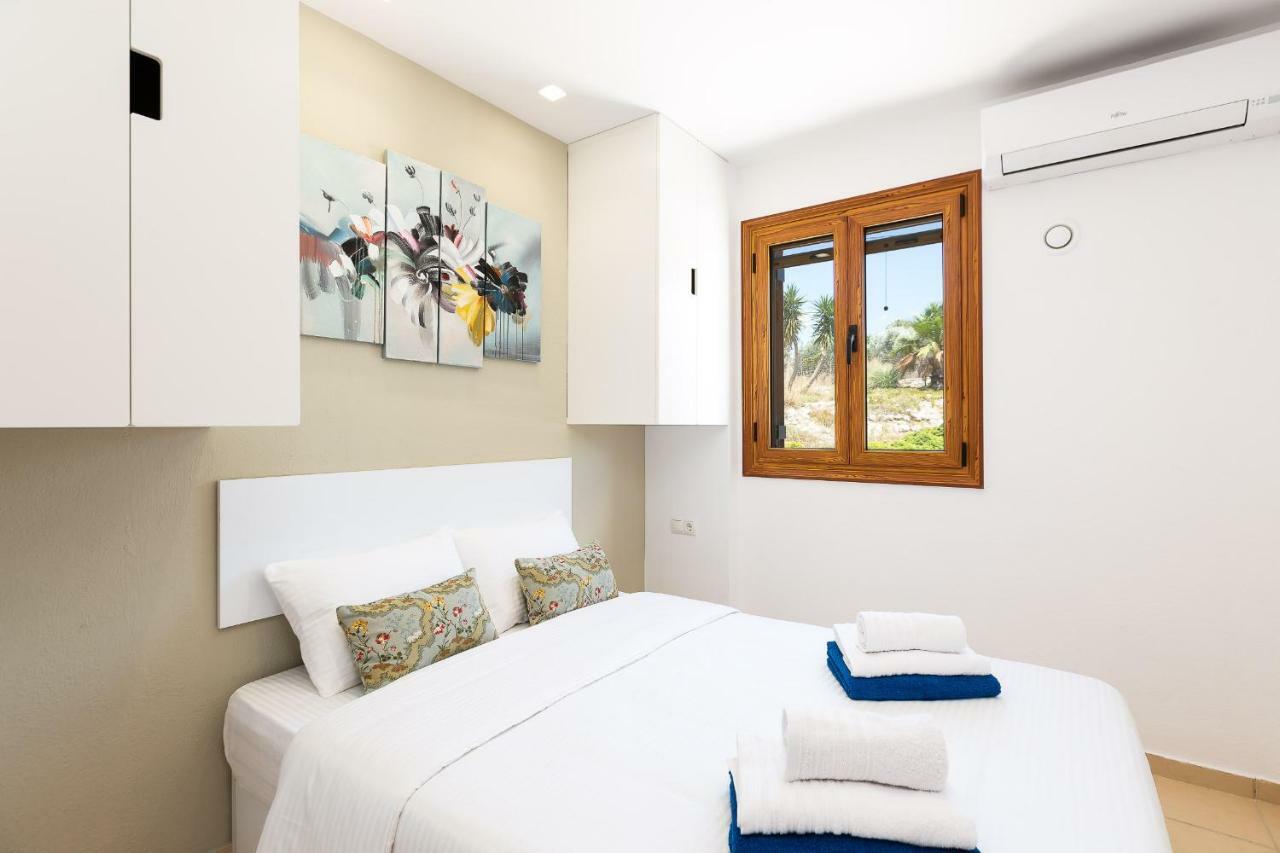 Villa Ypsilon Karoti  Luaran gambar