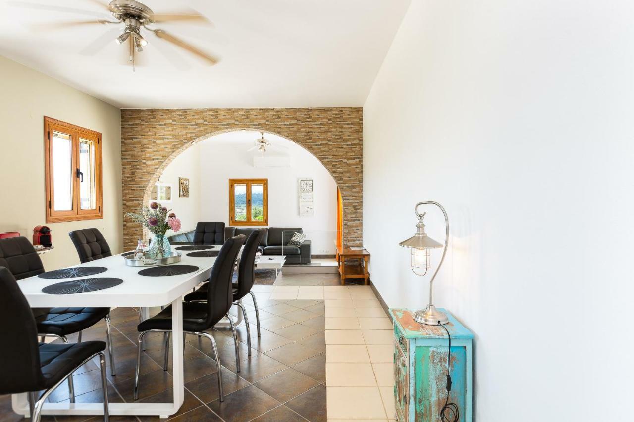 Villa Ypsilon Karoti  Luaran gambar