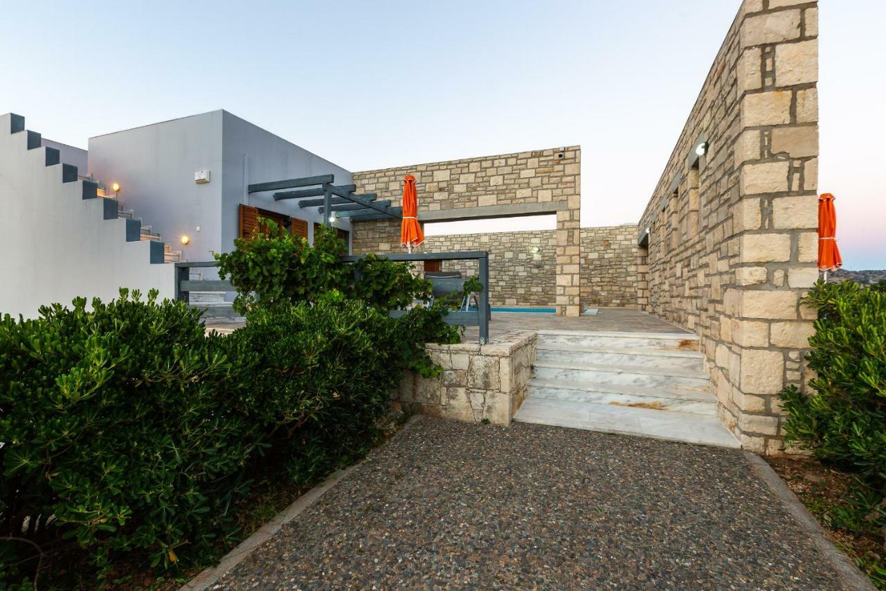 Villa Ypsilon Karoti  Luaran gambar