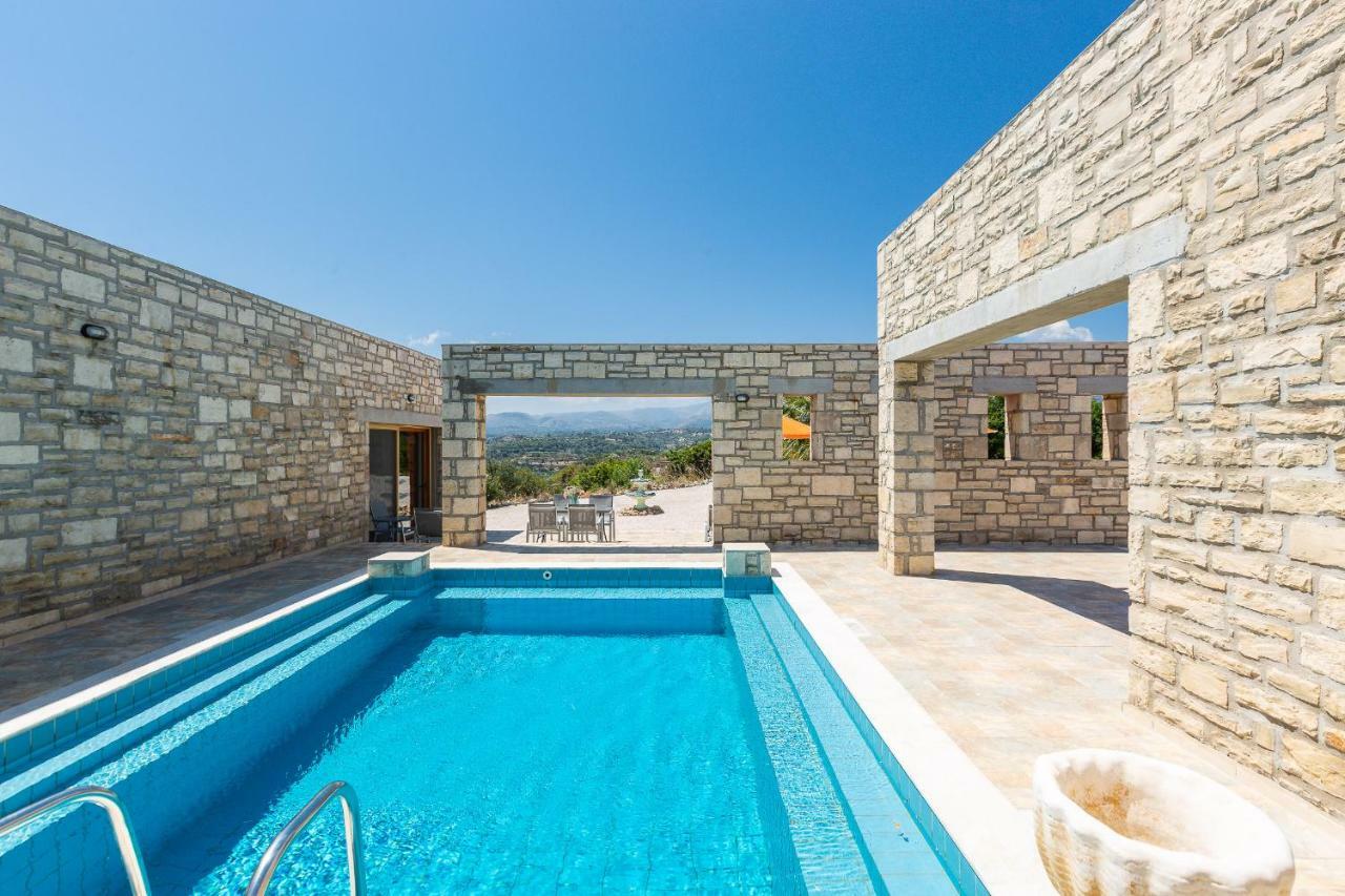 Villa Ypsilon Karoti  Luaran gambar